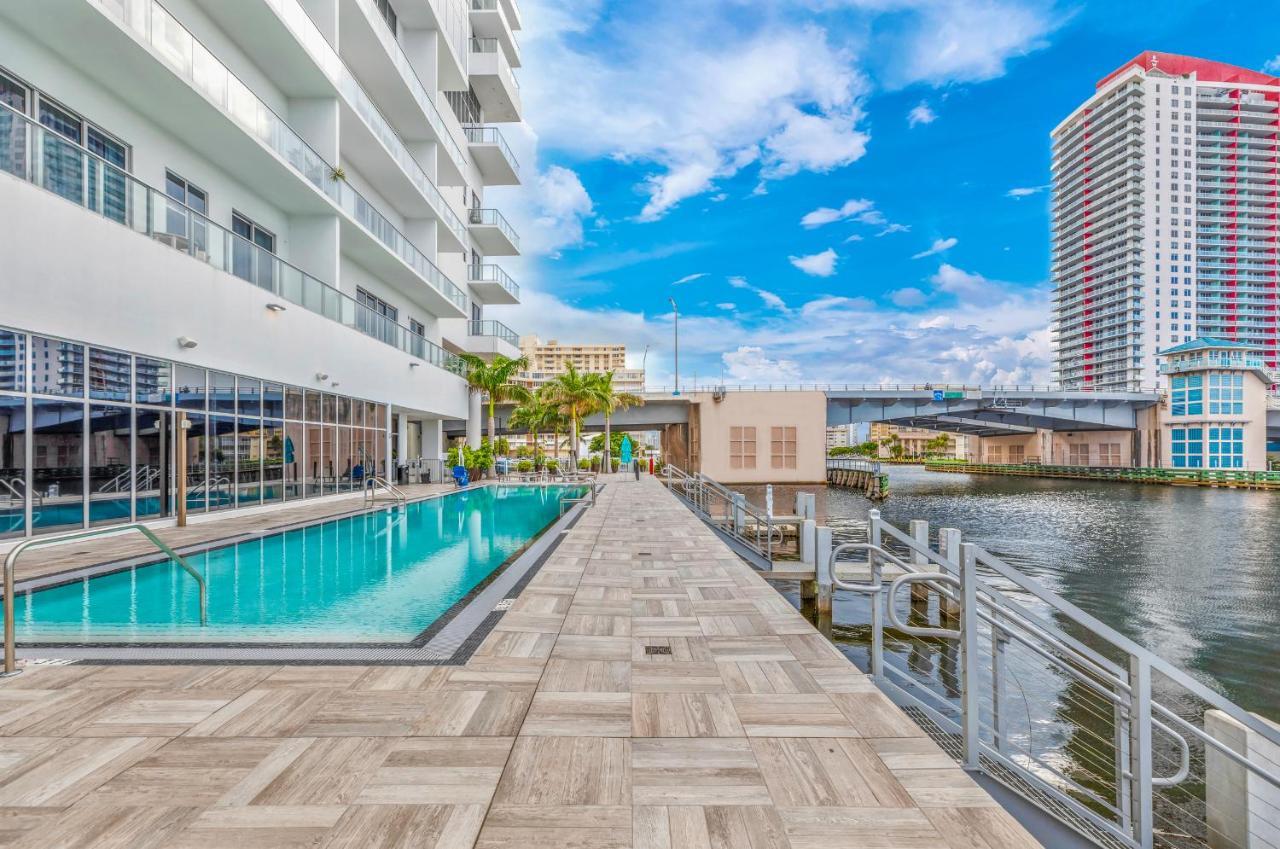 הוליווד Hyde Beach House Three-Bedroom, Waterfront, Ocean And Intercostal View, Rooftop Pool, 5 Min Walk To Beach מראה חיצוני תמונה