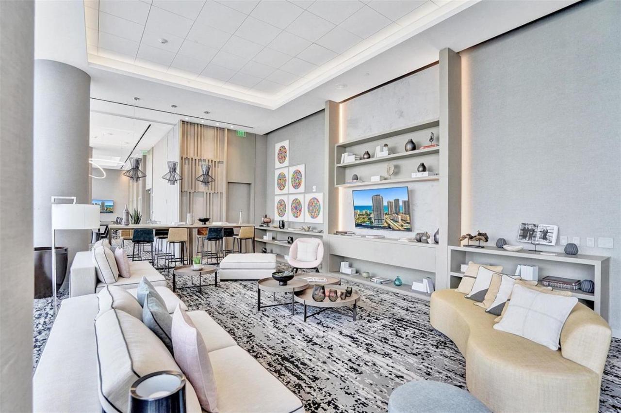 הוליווד Hyde Beach House Three-Bedroom, Waterfront, Ocean And Intercostal View, Rooftop Pool, 5 Min Walk To Beach מראה חיצוני תמונה