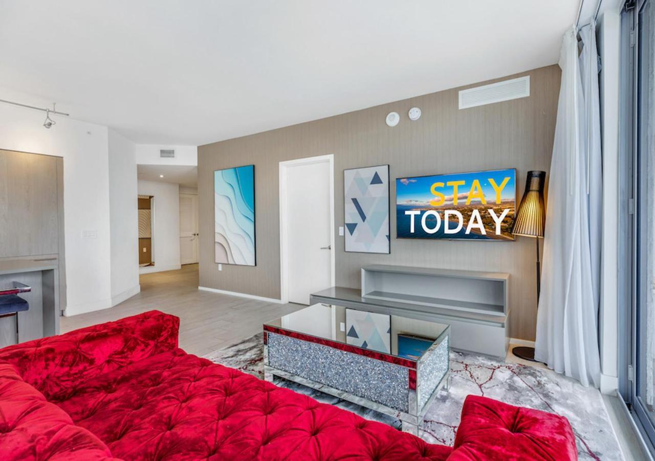 הוליווד Hyde Beach House Three-Bedroom, Waterfront, Ocean And Intercostal View, Rooftop Pool, 5 Min Walk To Beach מראה חיצוני תמונה