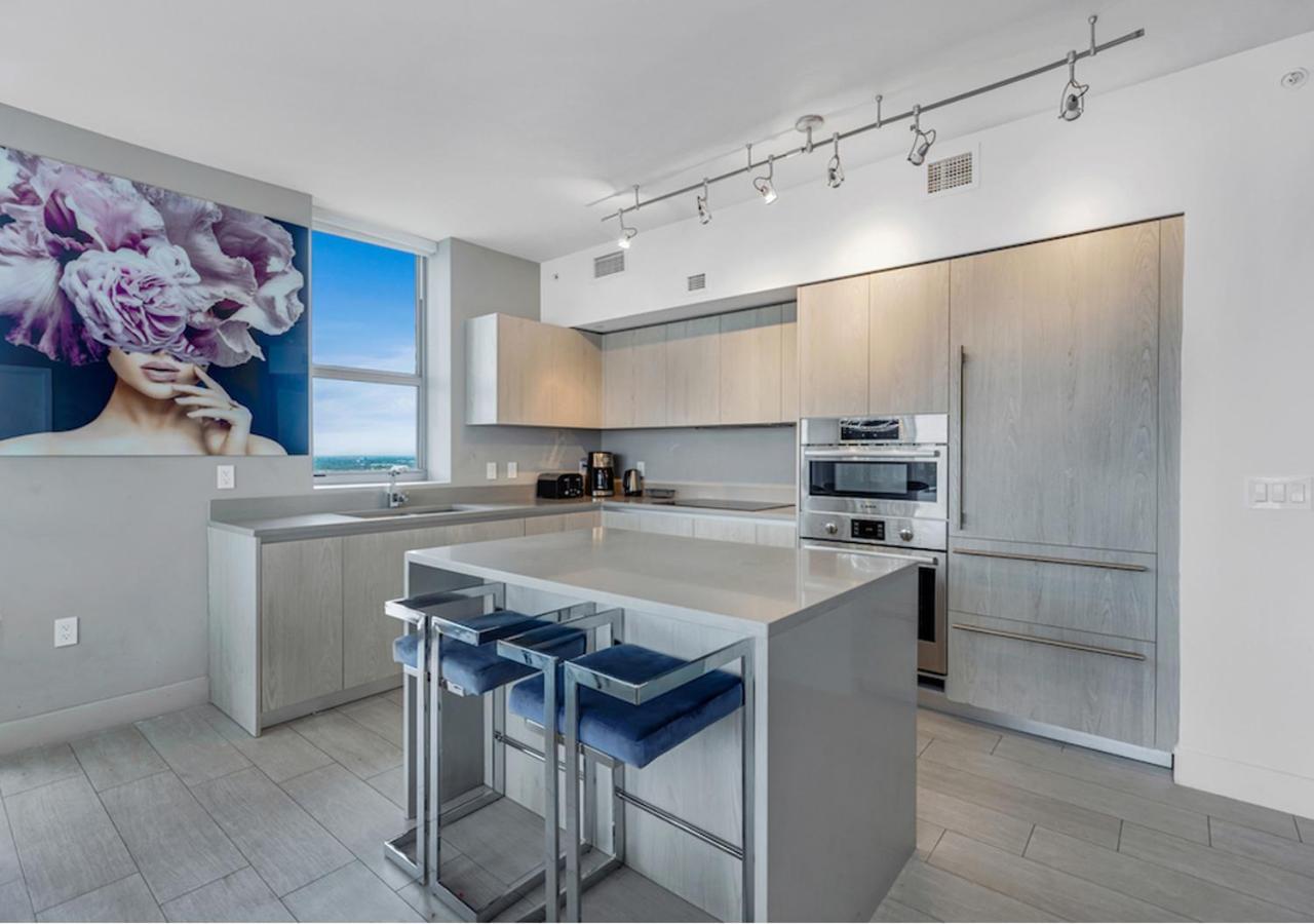 הוליווד Hyde Beach House Three-Bedroom, Waterfront, Ocean And Intercostal View, Rooftop Pool, 5 Min Walk To Beach מראה חיצוני תמונה