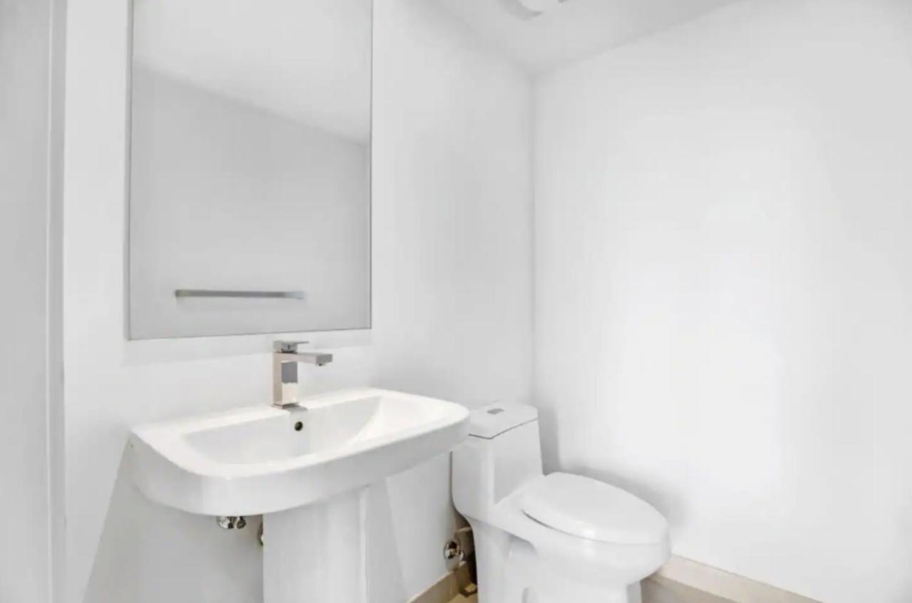 הוליווד Hyde Beach House Three-Bedroom, Waterfront, Ocean And Intercostal View, Rooftop Pool, 5 Min Walk To Beach מראה חיצוני תמונה