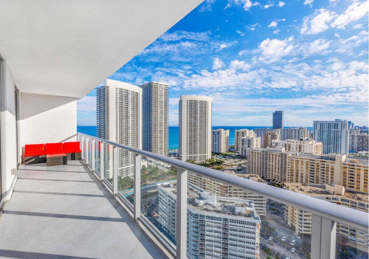 הוליווד Hyde Beach House Three-Bedroom, Waterfront, Ocean And Intercostal View, Rooftop Pool, 5 Min Walk To Beach מראה חיצוני תמונה