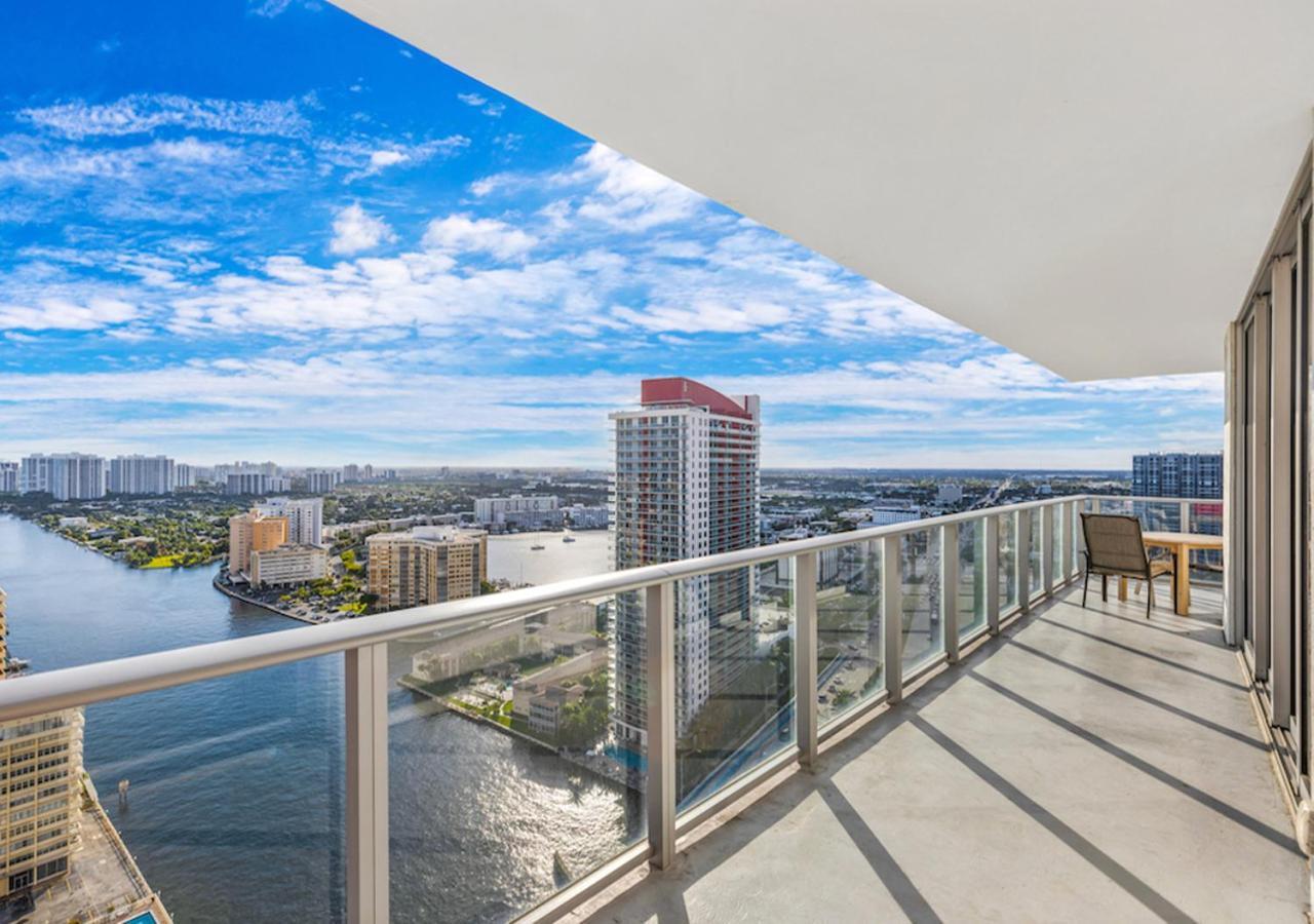 הוליווד Hyde Beach House Three-Bedroom, Waterfront, Ocean And Intercostal View, Rooftop Pool, 5 Min Walk To Beach מראה חיצוני תמונה