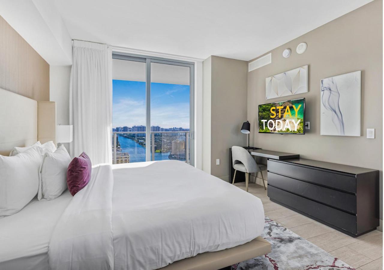 הוליווד Hyde Beach House Three-Bedroom, Waterfront, Ocean And Intercostal View, Rooftop Pool, 5 Min Walk To Beach מראה חיצוני תמונה