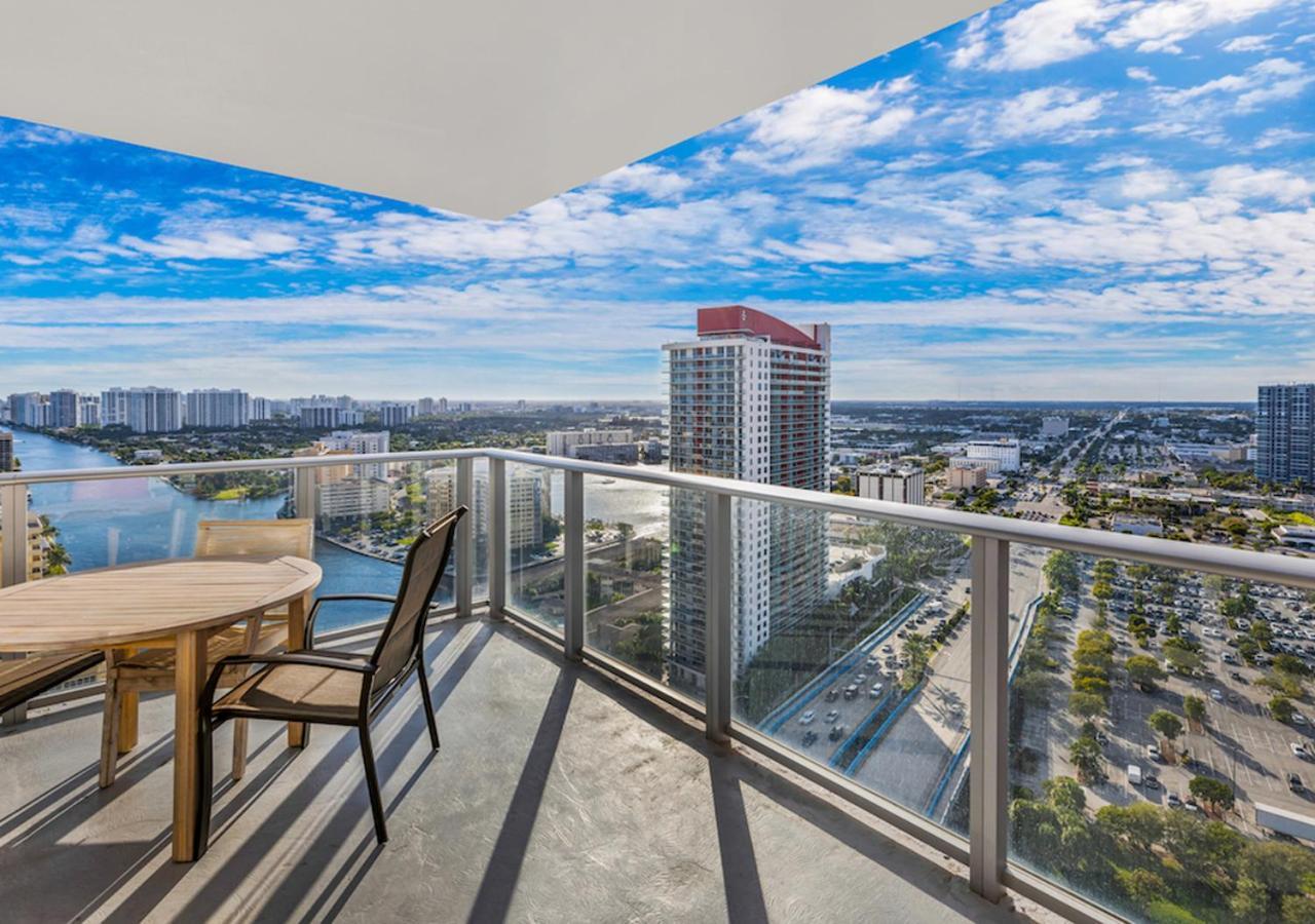 הוליווד Hyde Beach House Three-Bedroom, Waterfront, Ocean And Intercostal View, Rooftop Pool, 5 Min Walk To Beach מראה חיצוני תמונה
