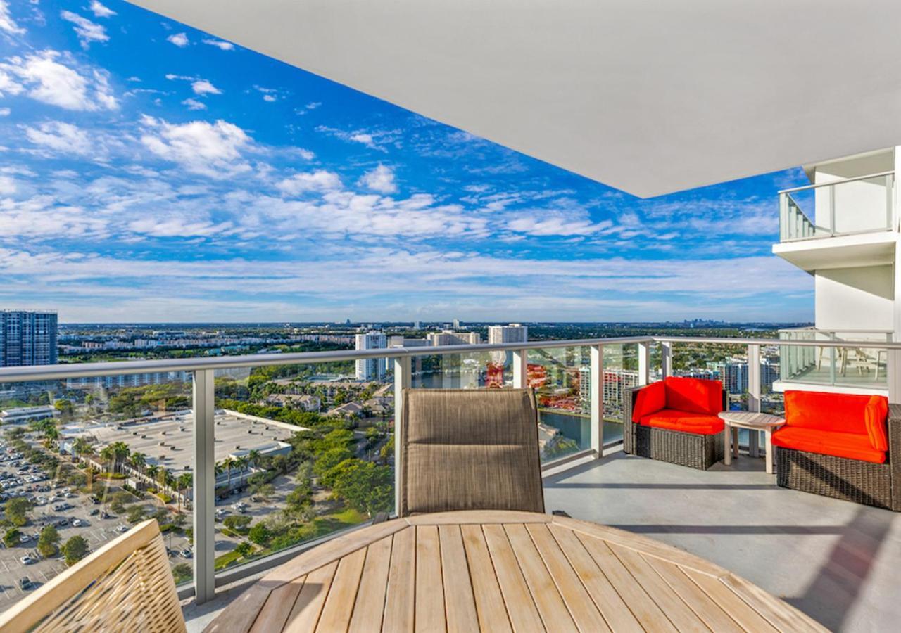 הוליווד Hyde Beach House Three-Bedroom, Waterfront, Ocean And Intercostal View, Rooftop Pool, 5 Min Walk To Beach מראה חיצוני תמונה