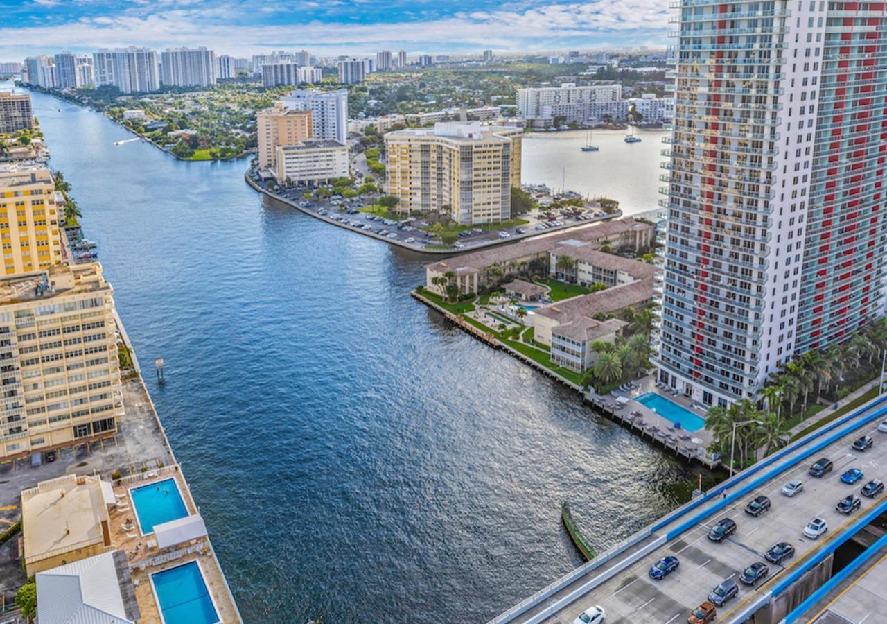 הוליווד Hyde Beach House Three-Bedroom, Waterfront, Ocean And Intercostal View, Rooftop Pool, 5 Min Walk To Beach מראה חיצוני תמונה